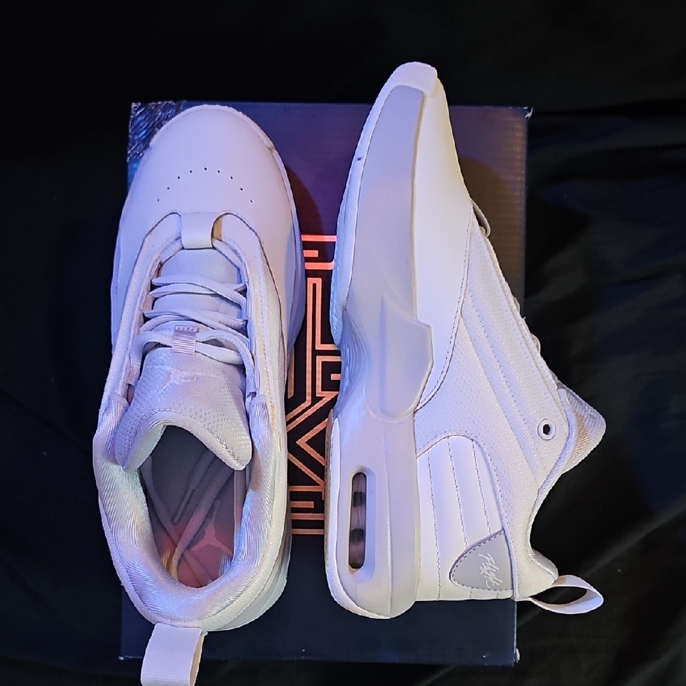 *Brand New* Jordan Max Aura 6s - Picture 7 of 11